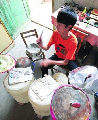 南京最专业的架子鼓培训机构,培训教师均来自南京艺术学院架子...