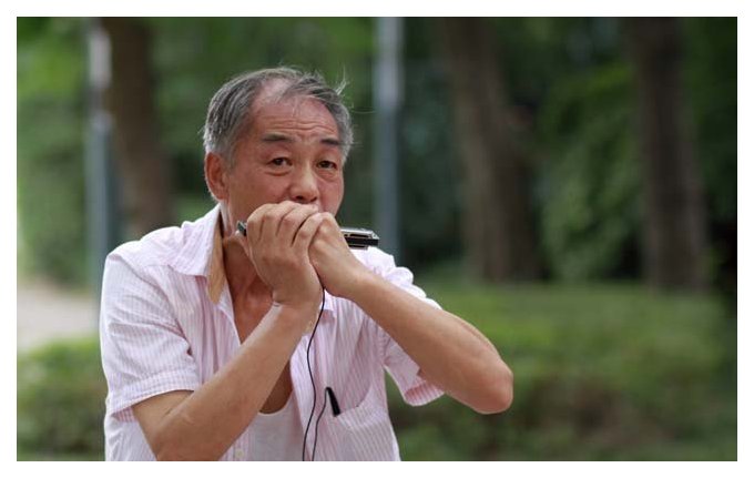 吹口琴图片欣赏