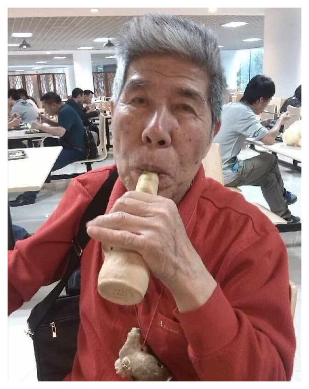 微博上的单手陶笛